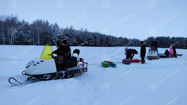 Тянет тяжелые грузы